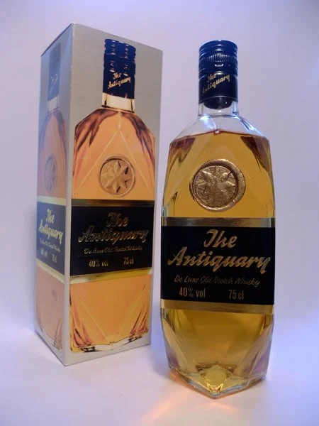 J&WHardie’sTheAntiquary12YOBlendedScotchWhisky–1970s(40%,